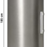 Högt, silverfärgat kylskåp från Electrolux med digital kontrollpanel, vertikalt handtag och angivna mått: 185 cm i höjd och 60 cm i bredd.
