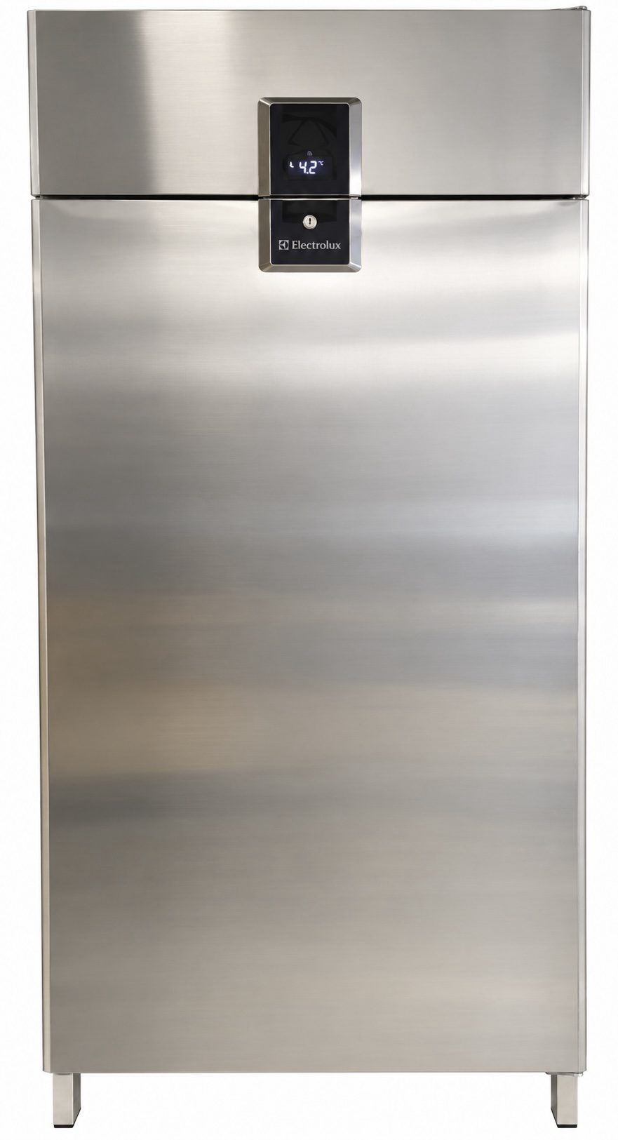 b22b6445-784f-4fab-9559-8bbe87616e32 Ett högt, kommersiellt kylskåp från Electrolux i rostfritt stål med en digital temperaturdisplay på framsidan som visar 4,2 grader.