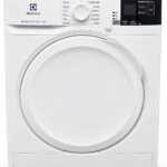 Vit Electrolux PerfectCare 700-torktumlare med en central vridknapp för val av program och en svart digital kontrollpanel.