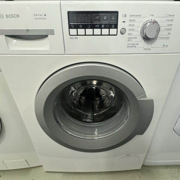 Tvättmaskin av märket Bosch 
Serie 4 
Varioperfect 
7 kilo capacitet 
1400v