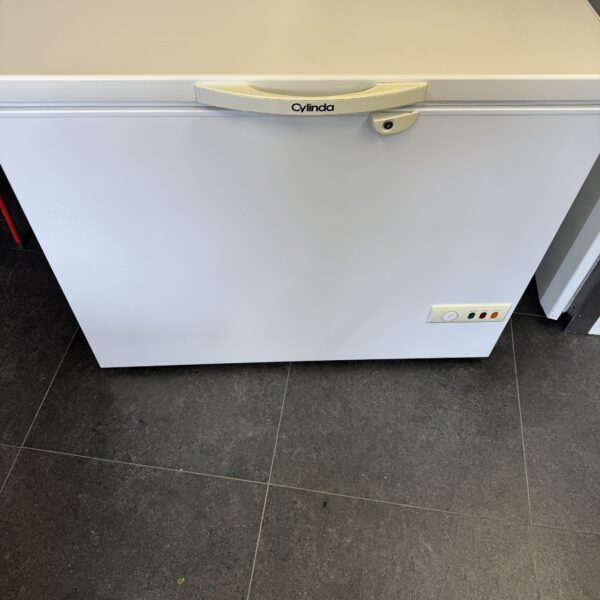 Frysbox av märket cylinda
282L
Model FB300