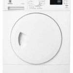 Electrolux FLEXCARE torktumlare, 7 kg kapacitet, visas runt dörr med handtag, kontrollpanel med knappar och digital display. Torktumlaren har en ren, modern design.