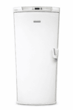 En hög, vit Electrolux frostfri frys (höjd 180 cm) med en dörr står upprätt mot en slät bakgrund, med ett handtag på höger sida och Electrolux-logotypen på den övre delen av dörren.