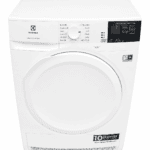 En vit Electrolux PerfectCare 800 frontmatad torktumlare med en kapacitet på 8 kg, digital display, kontrollratt, märkta knappar, rund dörr och ett klistermärke längst ned till höger som ger 10 års garanti.